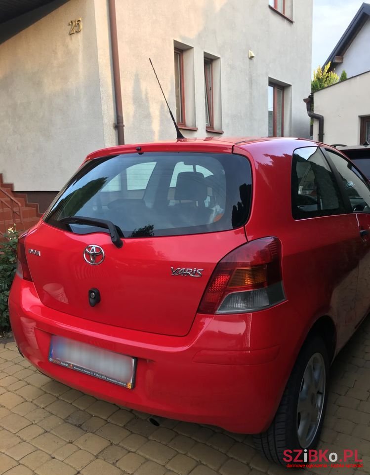 2009' Toyota Yaris photo #6