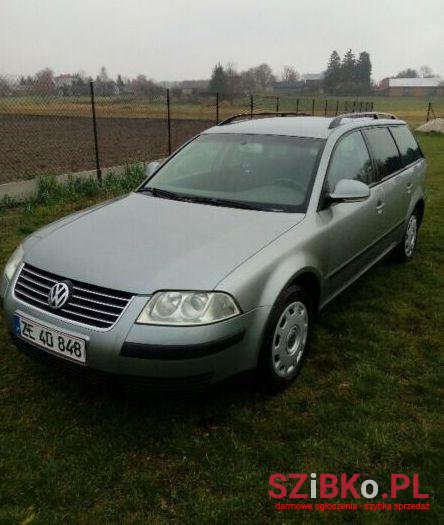 2004' Volkswagen Passat photo #1