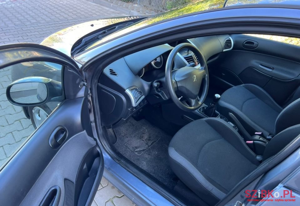 2009' Peugeot 206 Plus photo #6