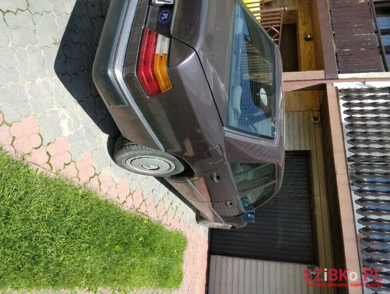 1991' Mercedes-Benz 124 photo #1