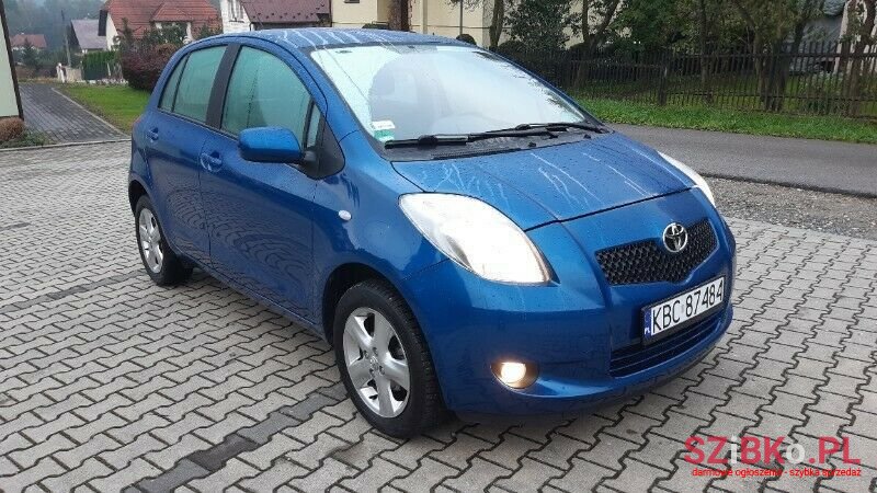 2008' Toyota Yaris photo #2