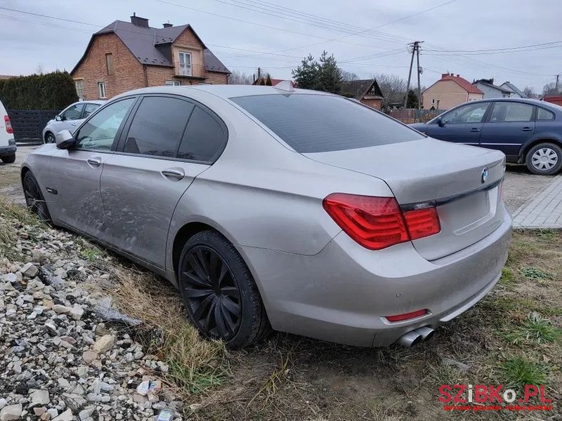 2008' BMW 7 Series 730D photo #5