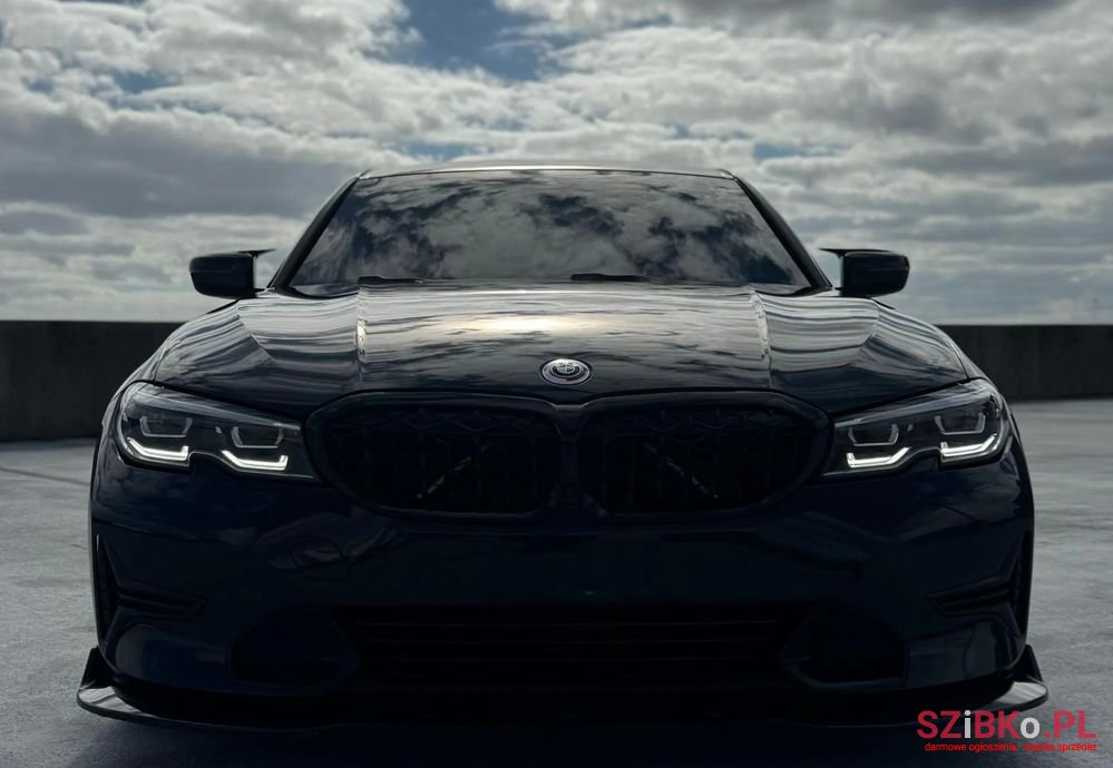 2019' BMW 3 Series photo #1