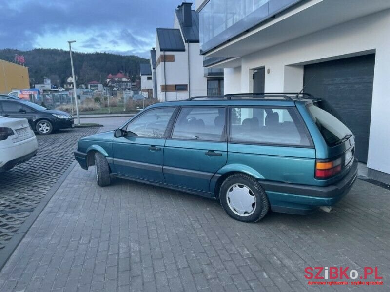 1990' Volkswagen Passat photo #2