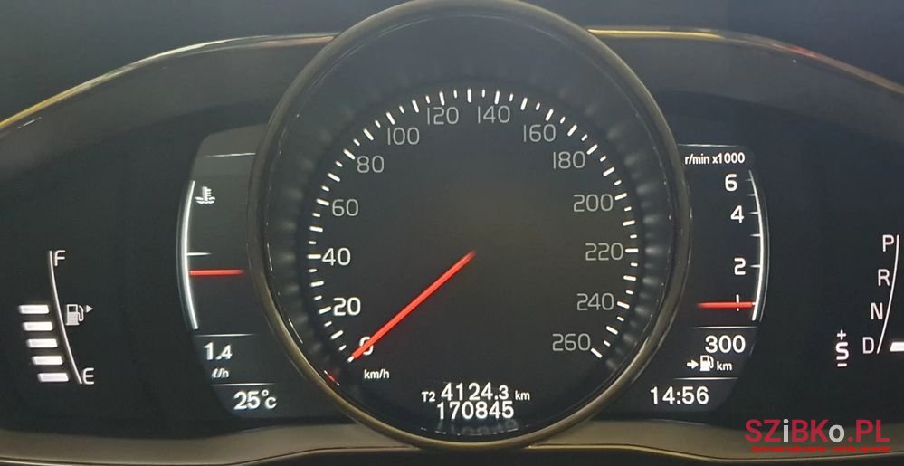 2018' Volvo S60 T3 Drive-E Momentum photo #2