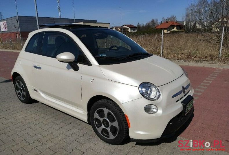 2017' Fiat 500 photo #1