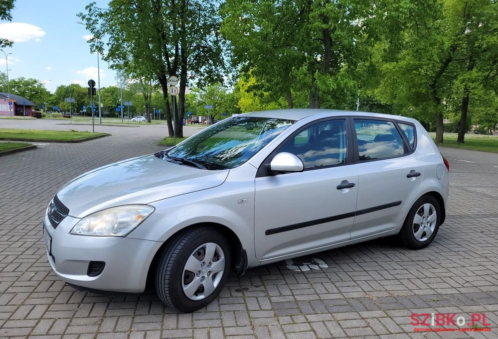 2008' Kia Ceed photo #2