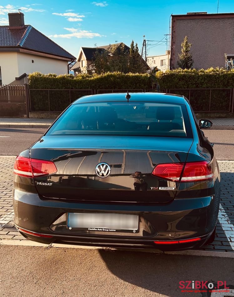 2016' Volkswagen Passat photo #4