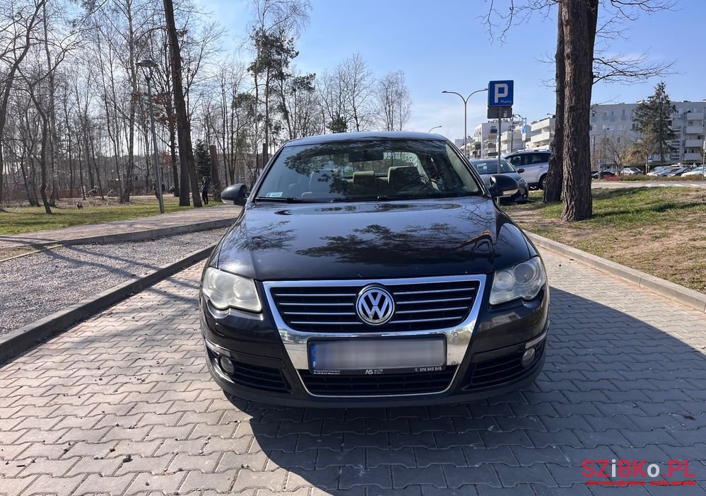 2008' Volkswagen Passat photo #3
