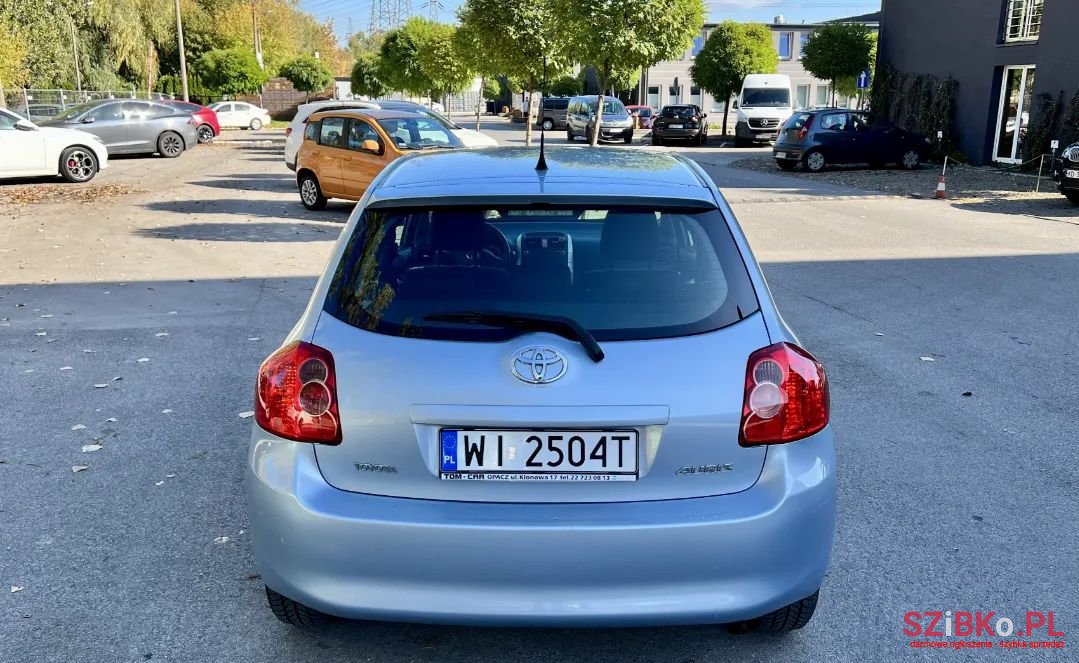 2008' Toyota Auris photo #4