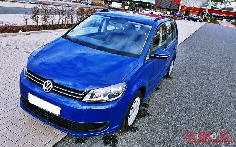 2012' Volkswagen Touran photo #1