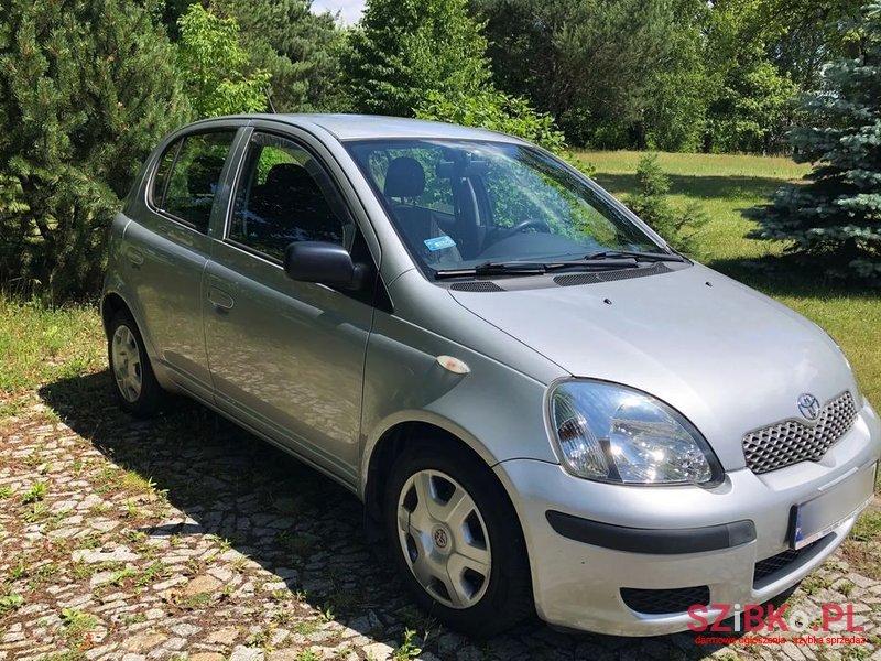 2004' Toyota Yaris photo #2
