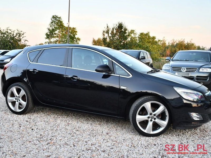 2010' Opel Astra 1.6 Sport photo #6