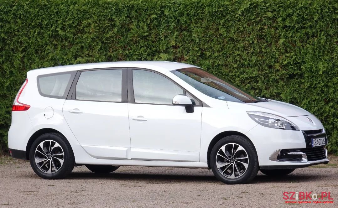 2012' Renault Grand Scenic photo #1