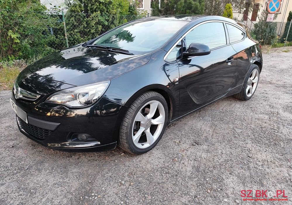 2014' Opel Astra photo #4