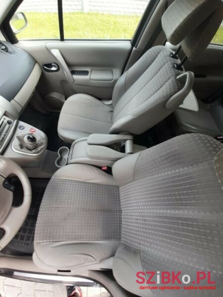2005' Renault Scenic photo #2
