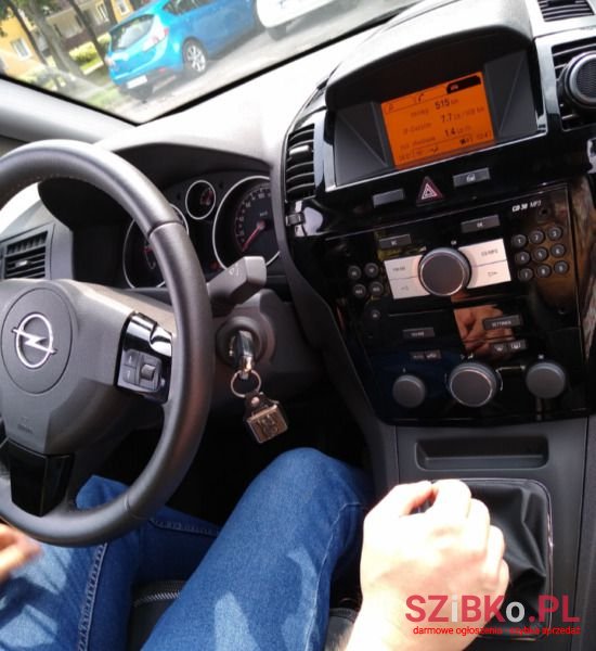 2009' Opel Zafira photo #3