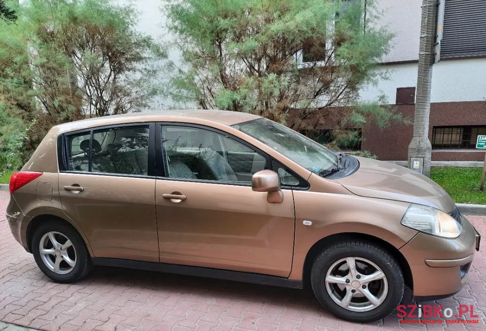 2008' Nissan Tiida photo #1