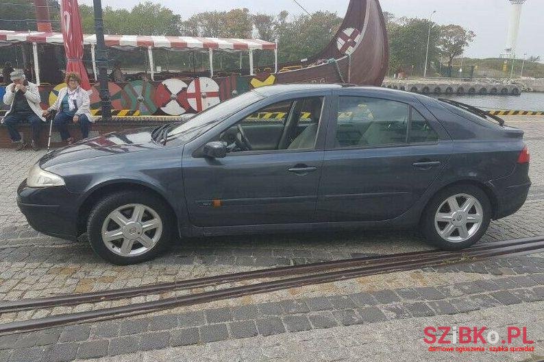2004' Renault Laguna photo #1