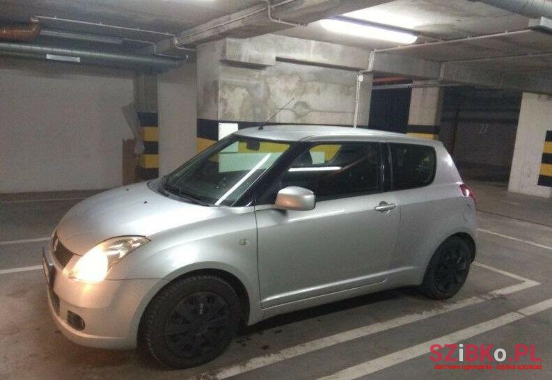 2005' Suzuki photo #1