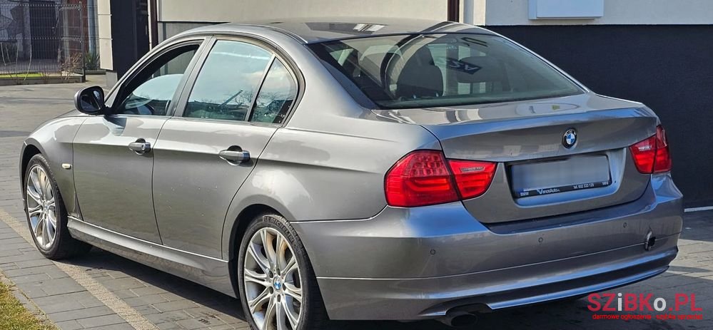 2009' BMW 3 Series 318I Edition Lifestyle photo #3