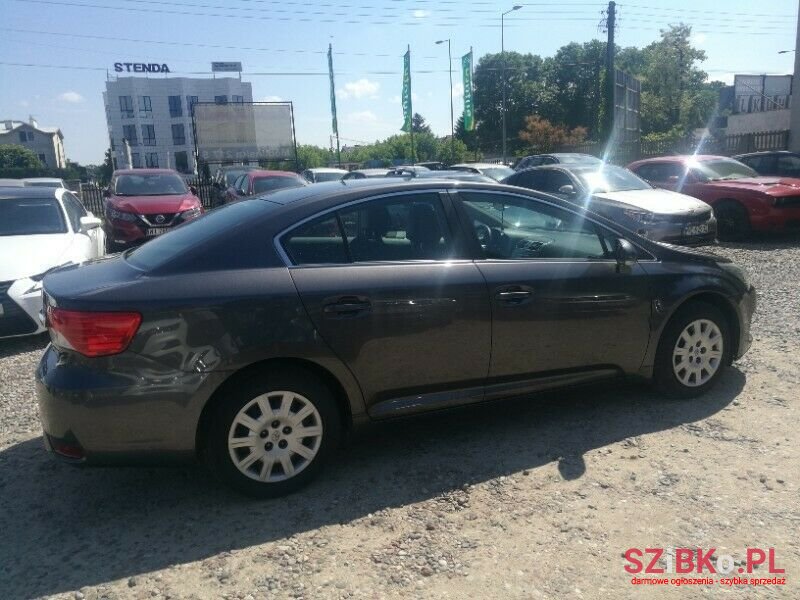 2012' Toyota Avensis photo #3
