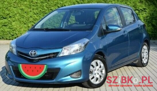 2012' Toyota Yaris photo #3