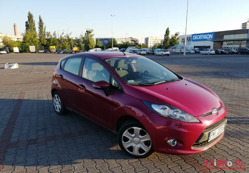 2011' Ford Fiesta photo #1