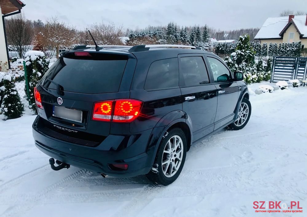 2012' Fiat Freemont photo #4