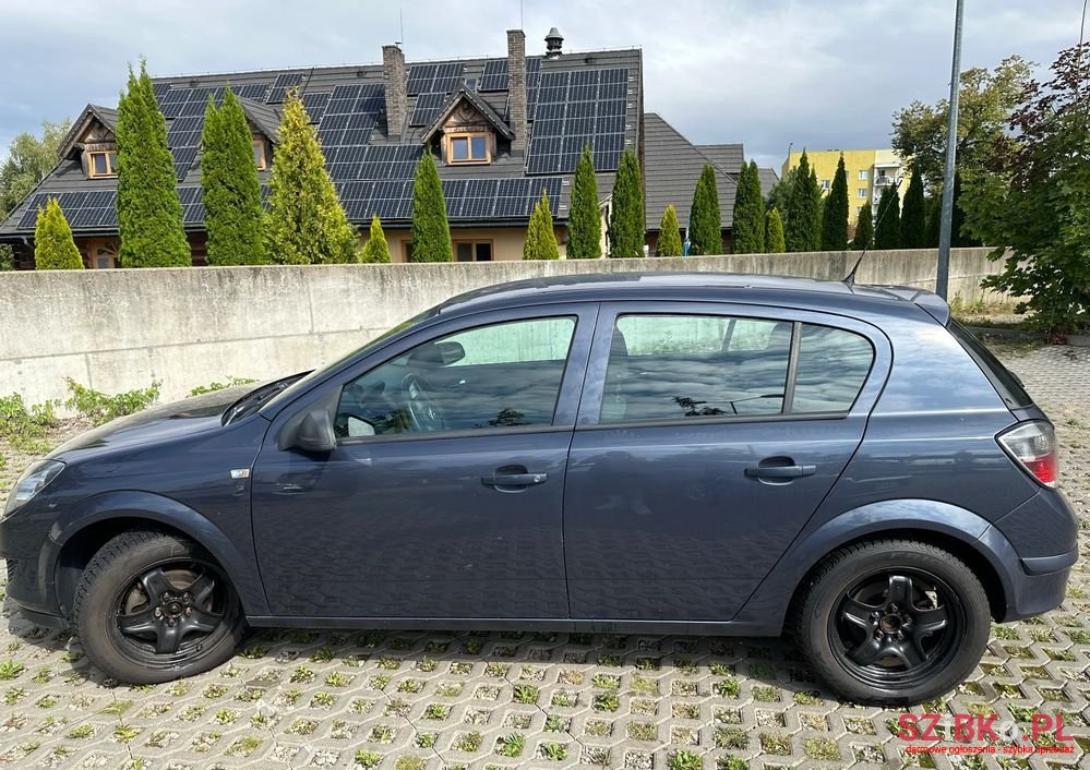 2010' Opel Astra photo #3