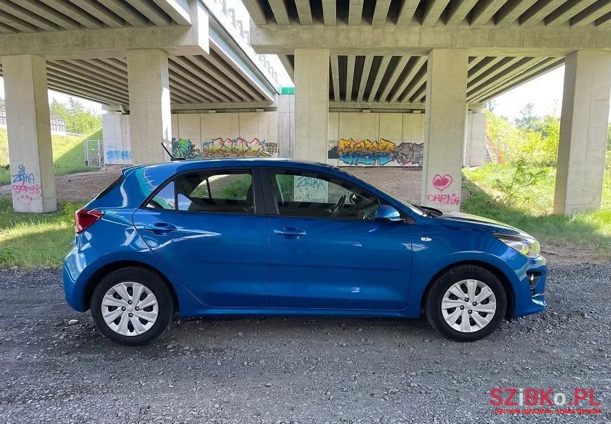 2021' Kia Rio 1.2 L photo #3