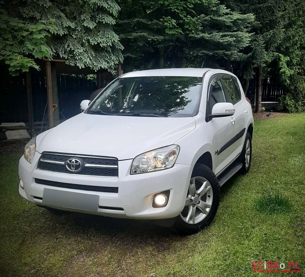 2010' Toyota RAV4 2.2 D-4D 4X4 photo #1