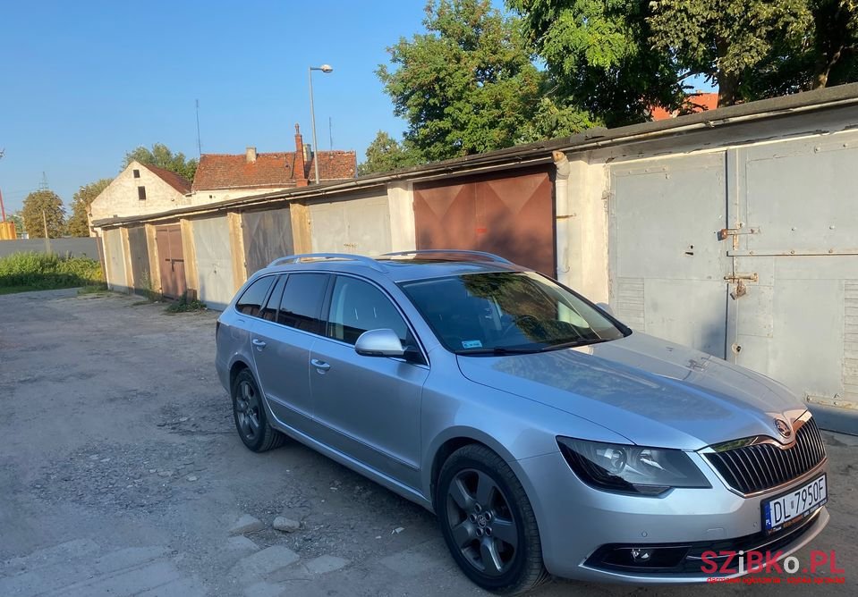 2015' Skoda Superb photo #1