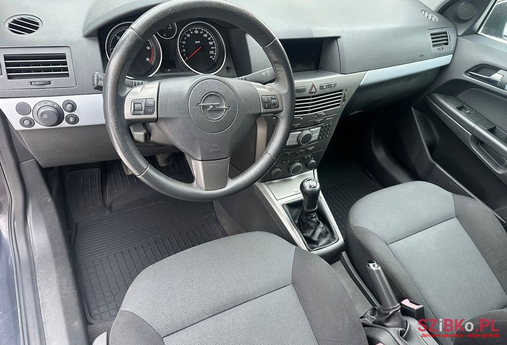 2006' Opel Astra 1.9 Cdti Cosmo photo #6