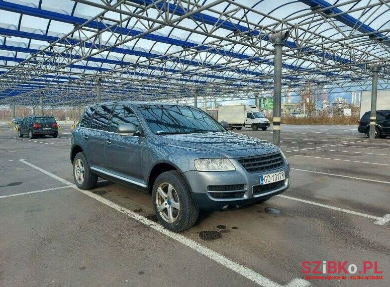 2003' Volkswagen Touareg photo #1