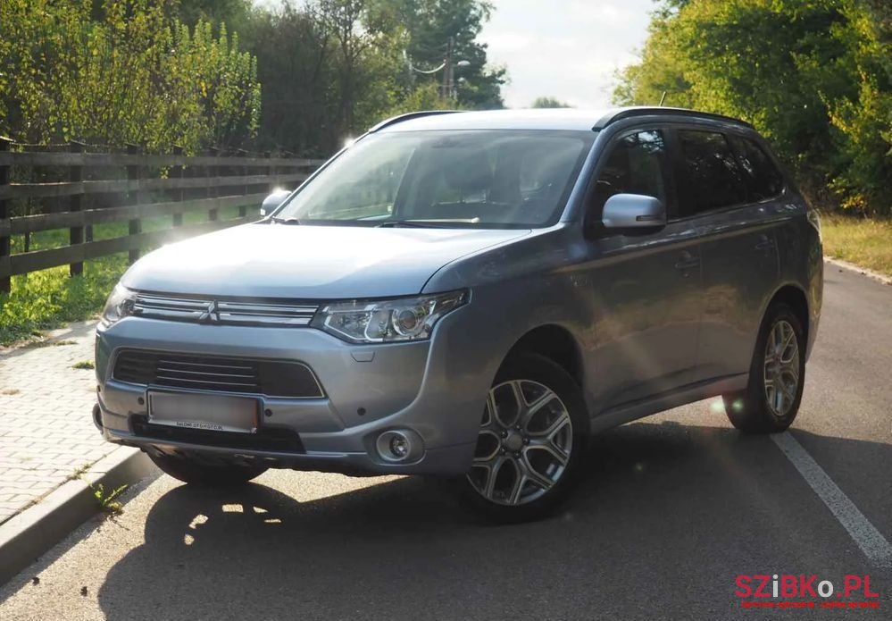 2015' Mitsubishi Outlander photo #1
