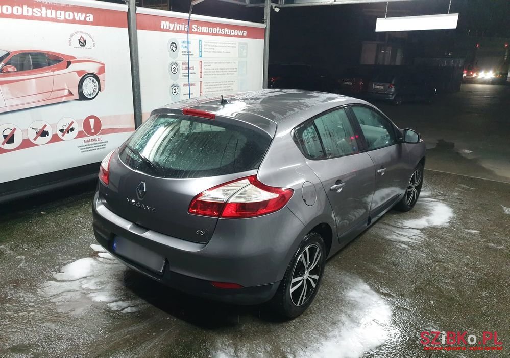2011' Renault Megane photo #4