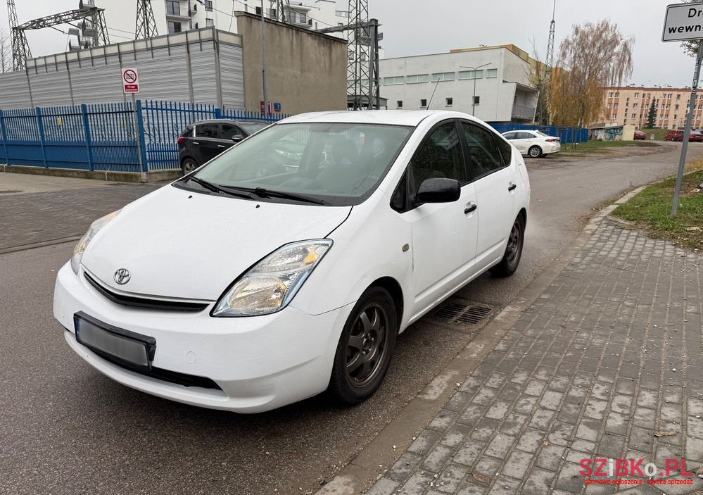 2005' Toyota Prius photo #2