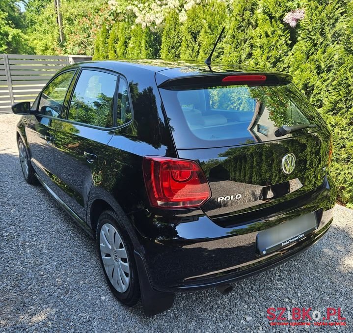 2010' Volkswagen Polo photo #1