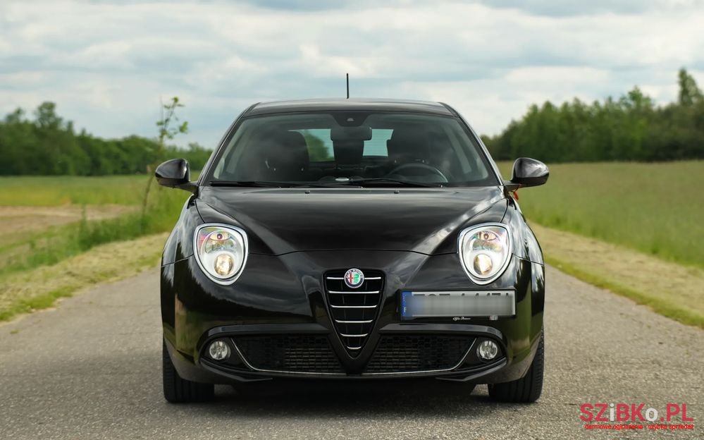 2011' Alfa Romeo MiTo photo #1