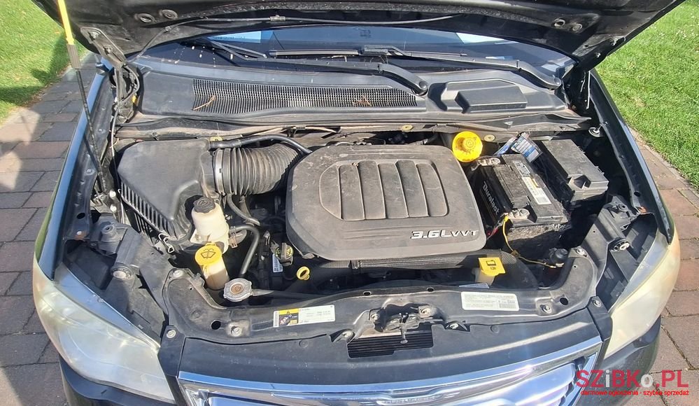 2014' Chrysler Town & Country 3.6 Limited photo #6