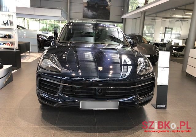 2018' Porsche Cayenne photo #3