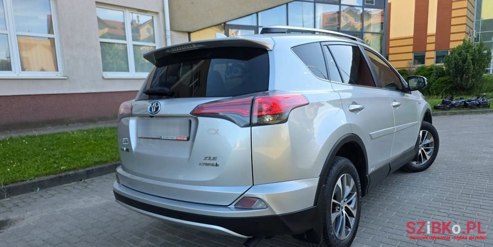 2016' Toyota RAV4 photo #3