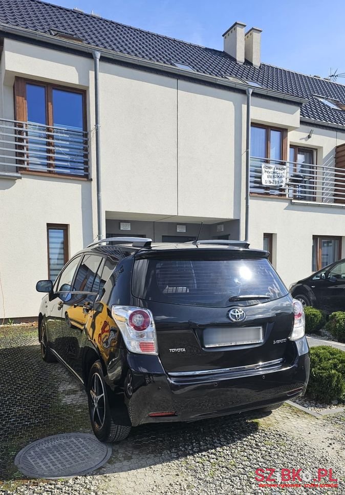 2009' Toyota Verso photo #4