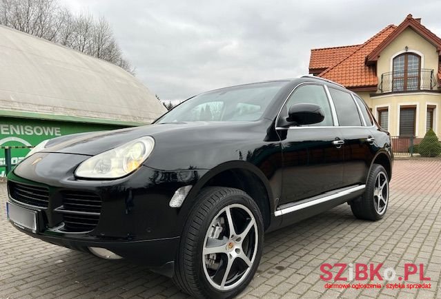 2006' Porsche Cayenne photo #2