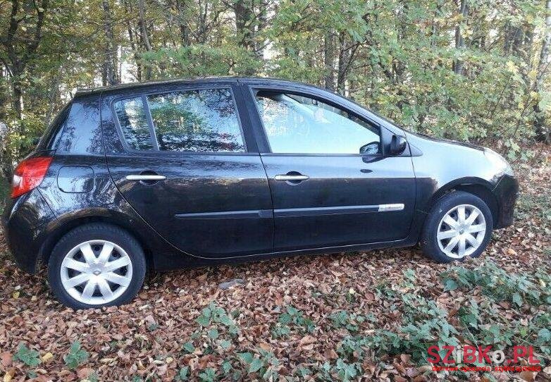 2007' Renault Clio photo #1