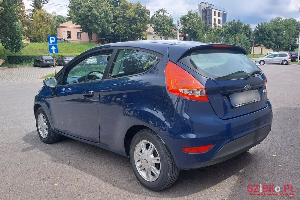 2010' Ford Fiesta photo #3