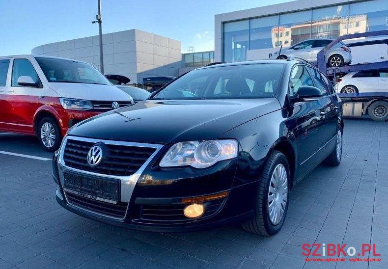 2008' Volkswagen Passat photo #1