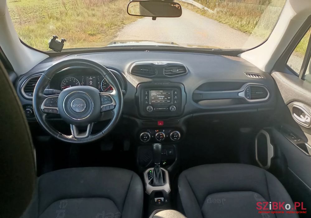 2015' Jeep Renegade photo #6