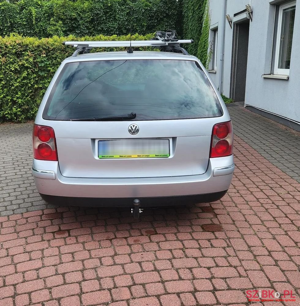 2001' Volkswagen Passat photo #5
